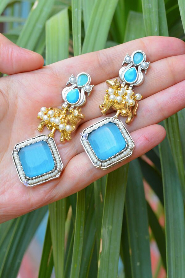 Unique Diamond Shaped Blue Royal Look Earrings