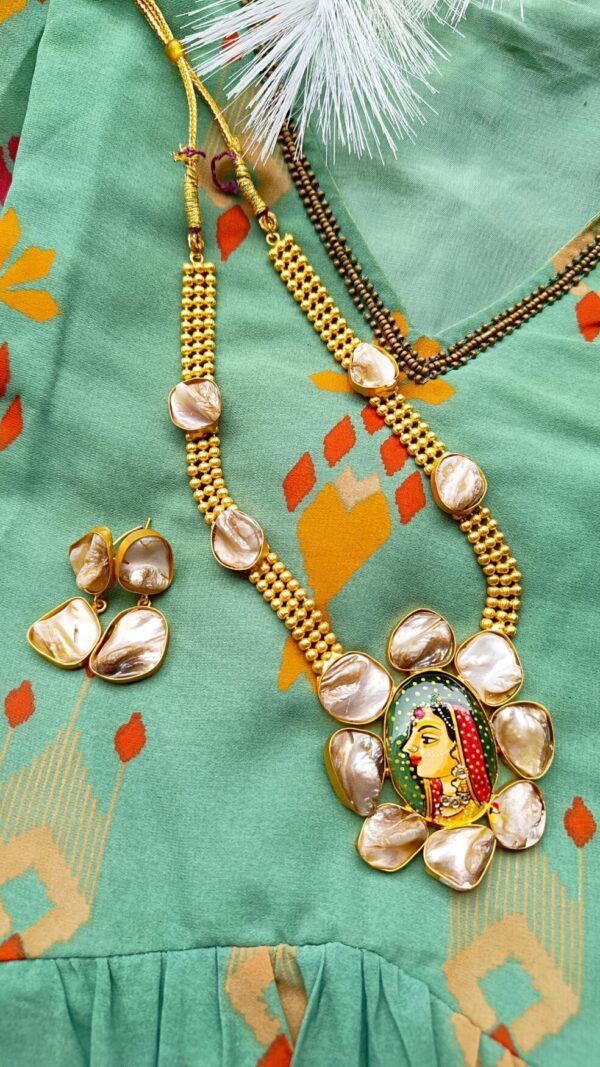 Antique Rani Style Big Multistone Tanjore Necklace Set