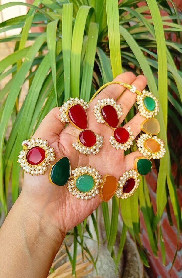 Pretty Multicolor Kundan Moti Necklace Set