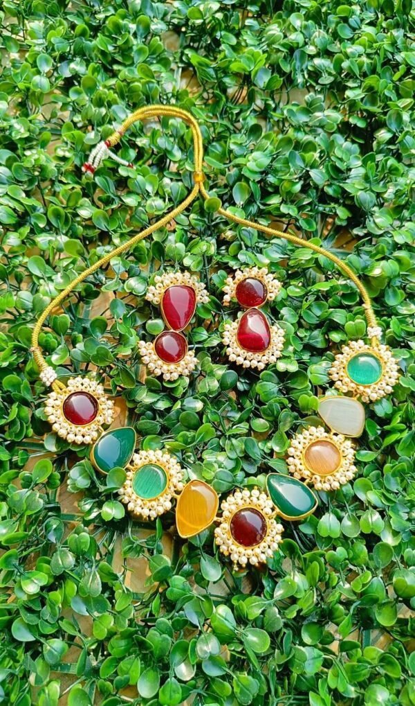 Pretty Multicolor Kundan Moti Necklace Set