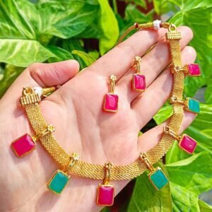 Beautiful Lightweight Multicolor Nug Necklace Set