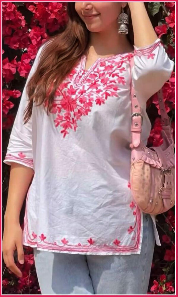 Super Trendy White Pink Casual Outfit