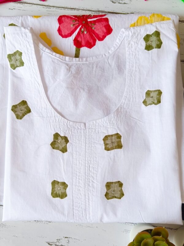 Casual White Big Patch Applique Embroidered Outfit