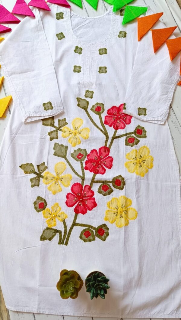 Casual White Big Patch Applique Embroidered Outfit