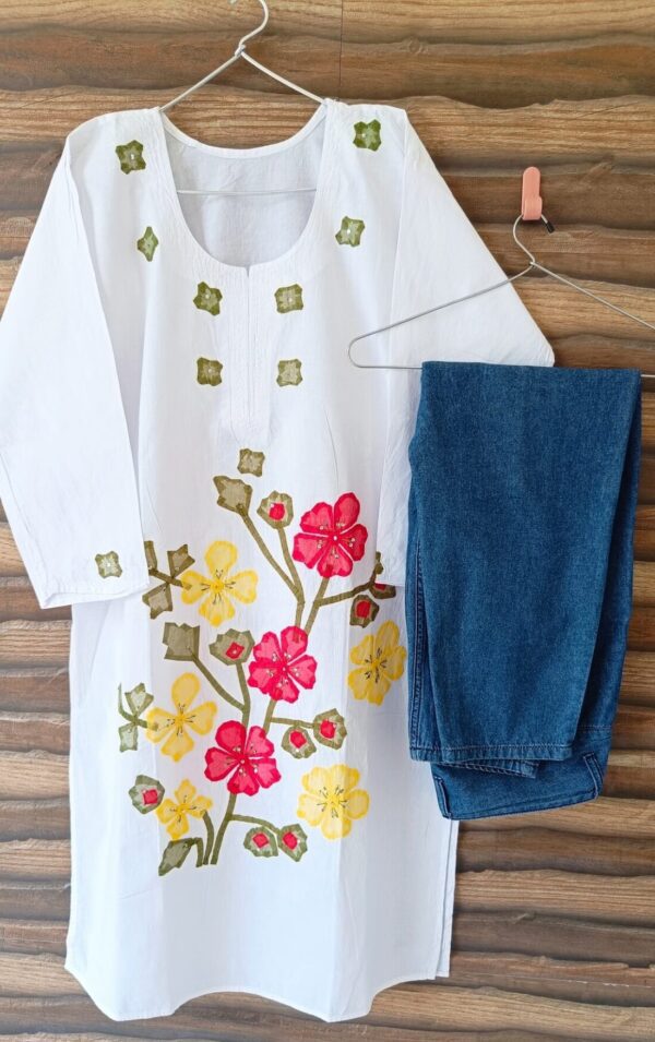 Casual White Big Patch Applique Embroidered Outfit