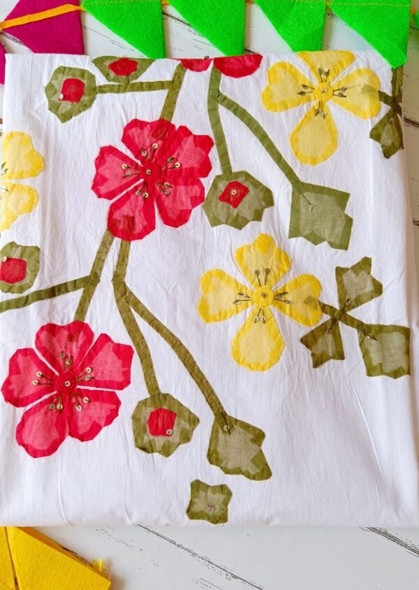 Casual White Big Patch Applique Embroidered Outfit